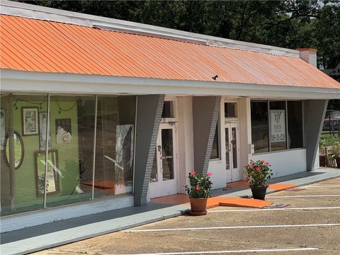 302 N US HIGHWAY 29 Valley AL 36854
