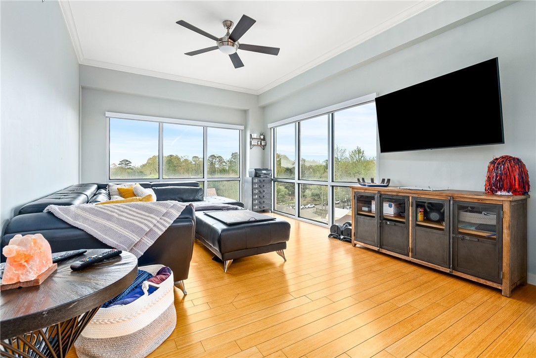 277 S GAY Street 601