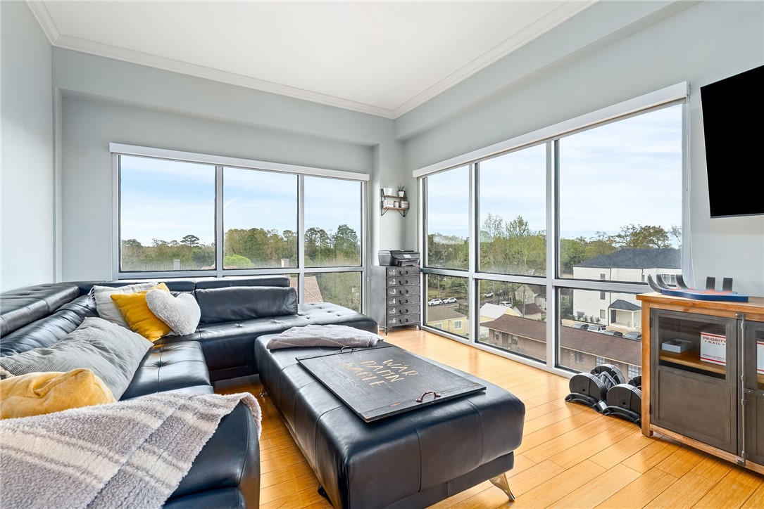 277 S GAY Street 601