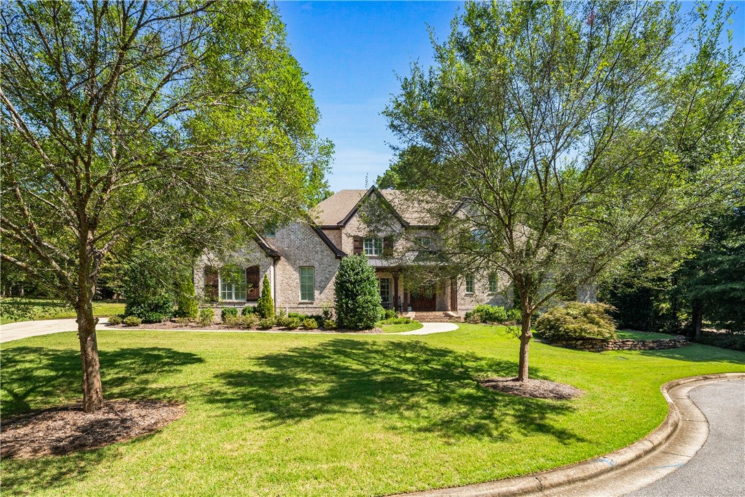 1821 ALTAMONT Court