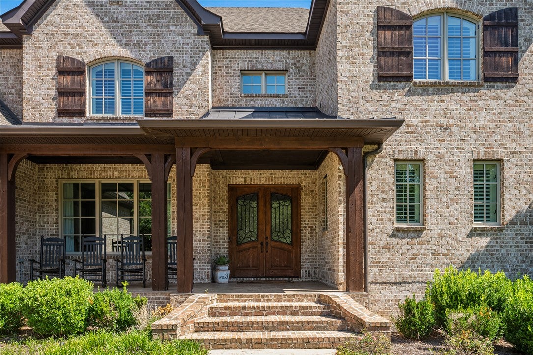 1821 ALTAMONT Court