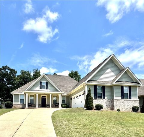 Photo of 4128 CREEKVIEW Court, Auburn, AL 36830 (MLS # 176094)