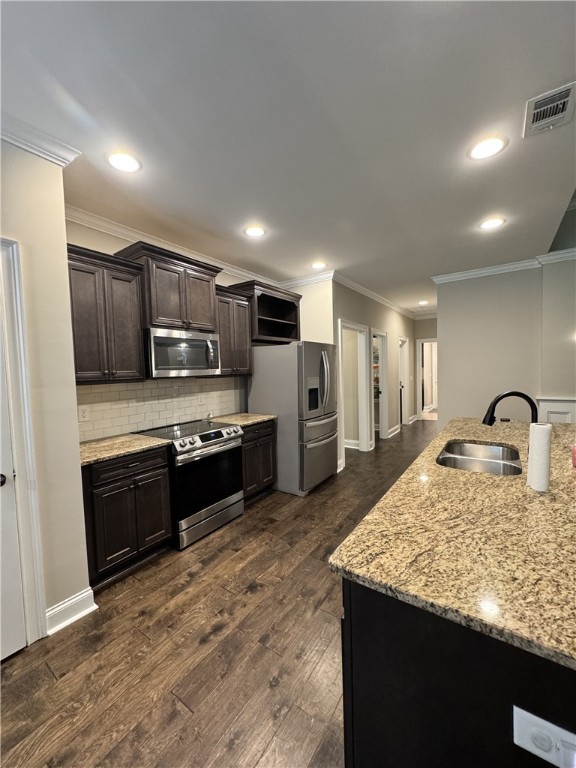 4128 CREEKVIEW Court