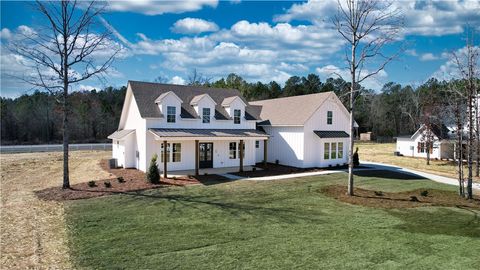 Photo of 4 HUNTERS HILL Lane, Auburn, AL 36830 (MLS # 177439)