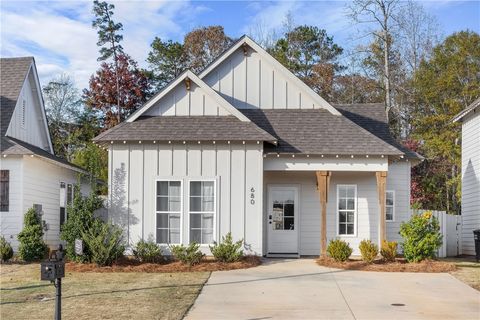 Photo of 680 VILLAGE Drive, Opelika, AL 36801 (MLS # 177672)