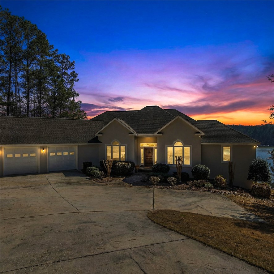 1689 River Oaks Drive