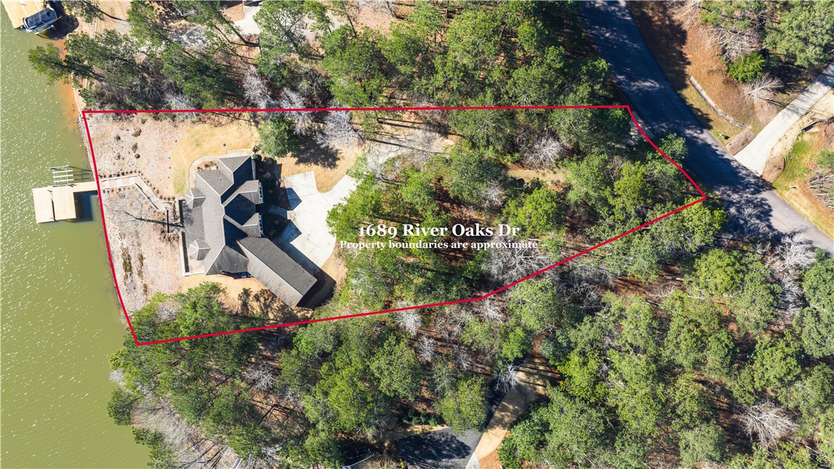 1689 River Oaks Drive