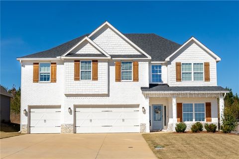 Photo of 746 WYNDHAM VILLAGE Court, Opelika, AL 36801 (MLS # 177792)