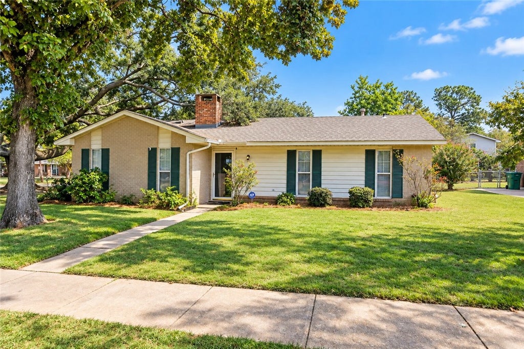Photo of 360 HARVARD Road, Montgomery, AL 36109 (MLS # 182553)