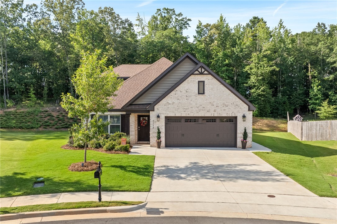 2152 ARMISTEAD Lane