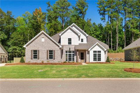 132 MERLIN Street Opelika AL 31801