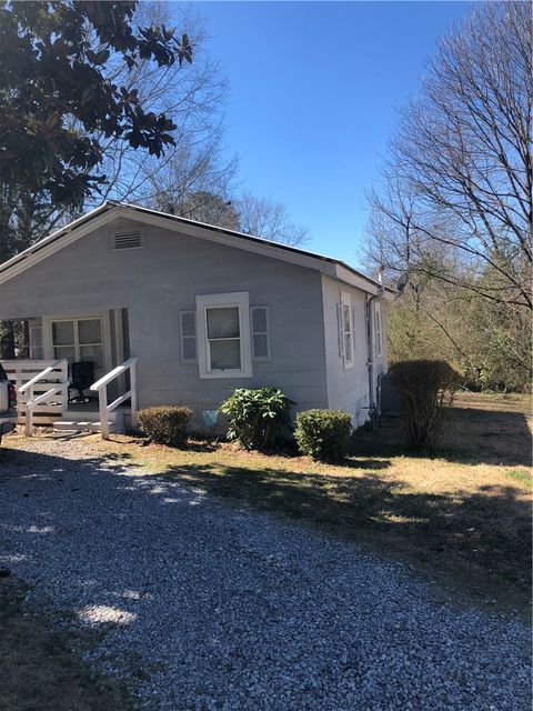 Photo of 517 VICKERSTAFF Street, Auburn, AL 36832 (MLS # 178972)