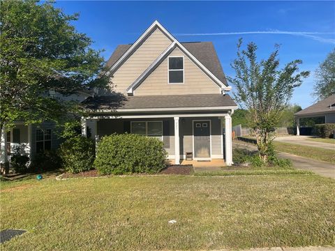 Photo of 723 HUNTER Court, Auburn, AL 36832 (MLS # 179900)