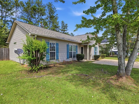 Photo of 2010 DUTCH Court, Opelika, AL 36801 (MLS # 182325)