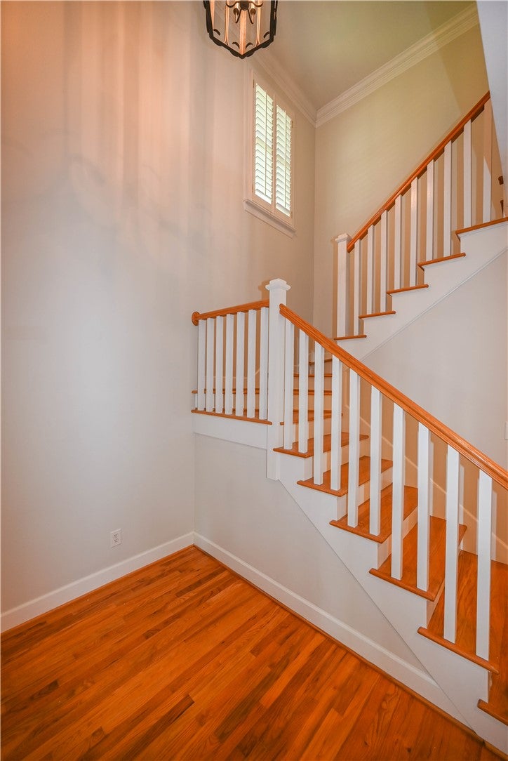 125 CHARLESTON Place