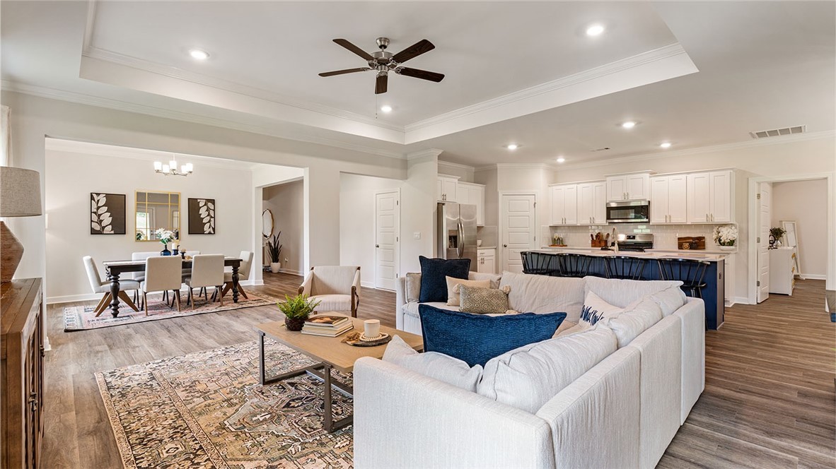 2268 FORREST Cove