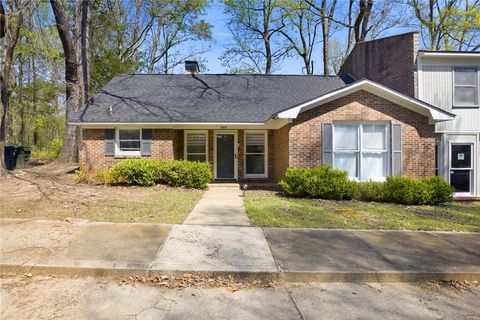 Photo of 544 GREENTREE Terrace, Auburn, AL 36832 (MLS # 179605)