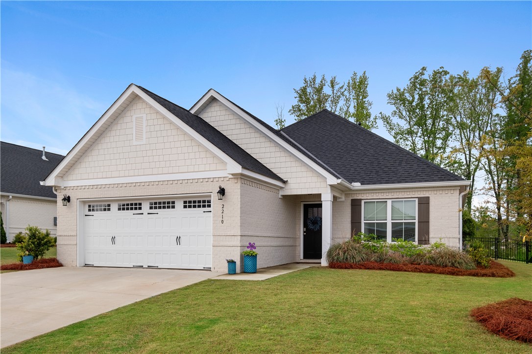 Opelika, Alabama 36801, United States, 4 Bedrooms Bedrooms, ,3 BathroomsBathrooms,Residential,Active,107429