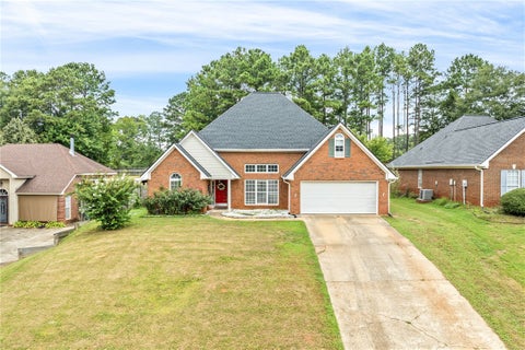 Photo of 1718 POST OAK Court, Auburn, AL 36830 (MLS # 181961)