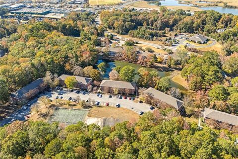 Photo of 164 E UNIVERSITY Drive #J204, Auburn, AL 36830 (MLS # 177532)