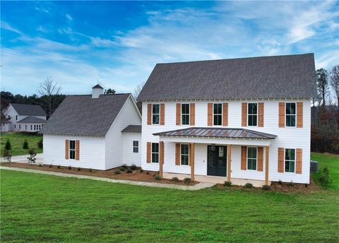 Photo of 4 HUNTERS HILL Lane, Auburn, AL 36830 (MLS # 177136)
