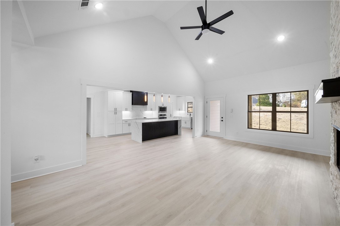 1043 LEE ROAD 315