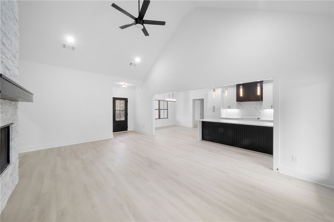 1043 LEE ROAD 315