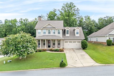 Photo of 4164 CREEKVIEW Court, Auburn, AL 36832 (MLS # 180316)