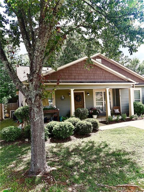 Photo of 2205 WINDING OAK Drive, Opelika, AL 36804 (MLS # 180453)