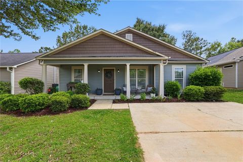 Photo of 2205 WINDING OAK Drive, Opelika, AL 36804 (MLS # 180453)