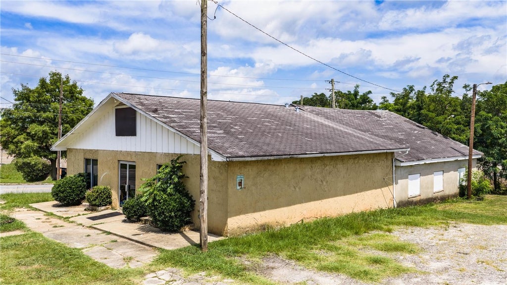 Photo of 58 1ST Avenue SW, Lafayette, AL 36862 (MLS # 181389)