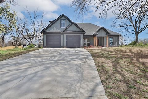 43 KOLIN Place Smiths Station AL 36877