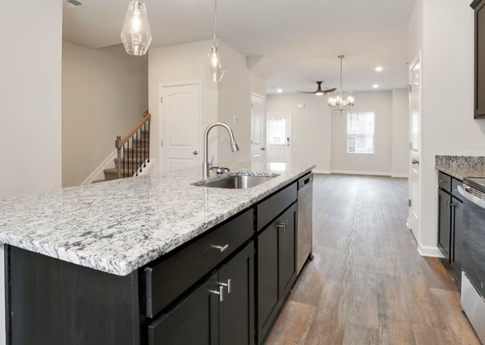 3272 Hamlet Drive 15