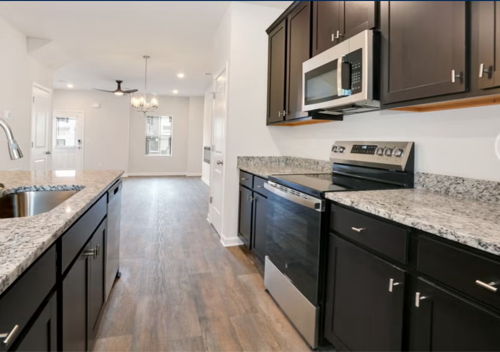 3272 Hamlet Drive 15