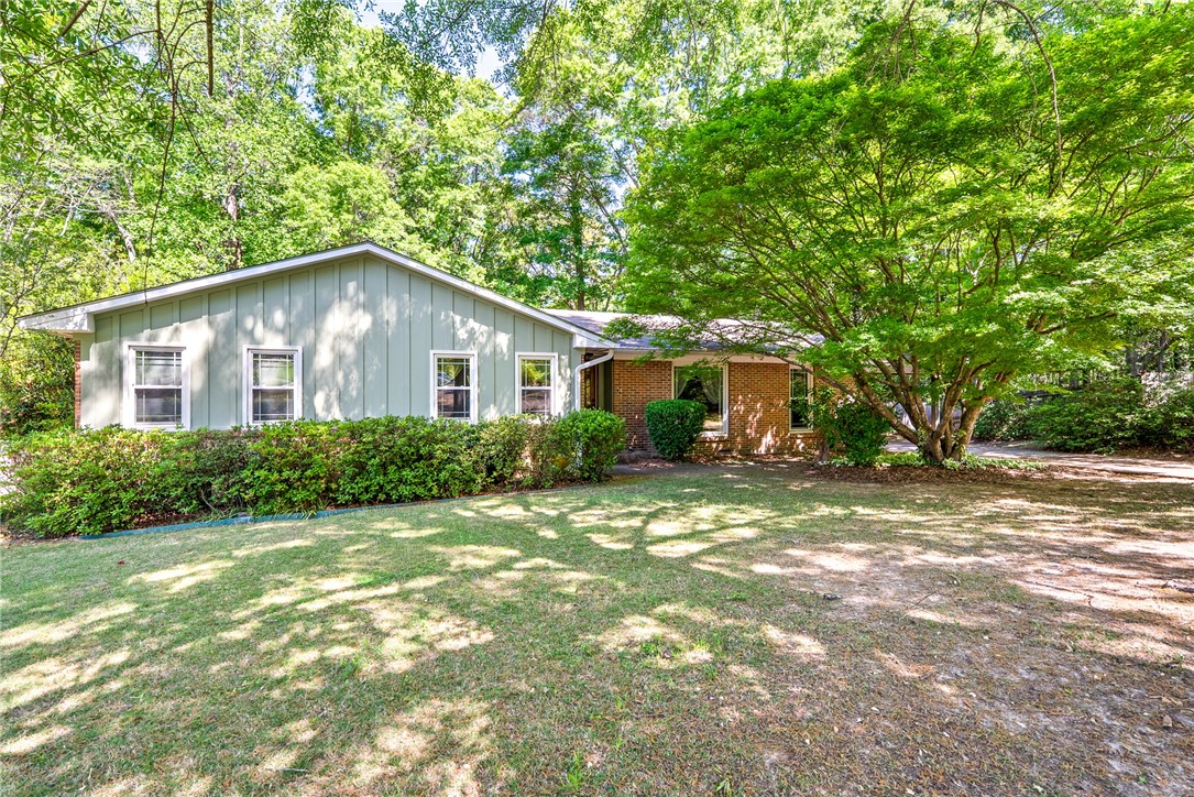 1344 PEACHTREE Circle