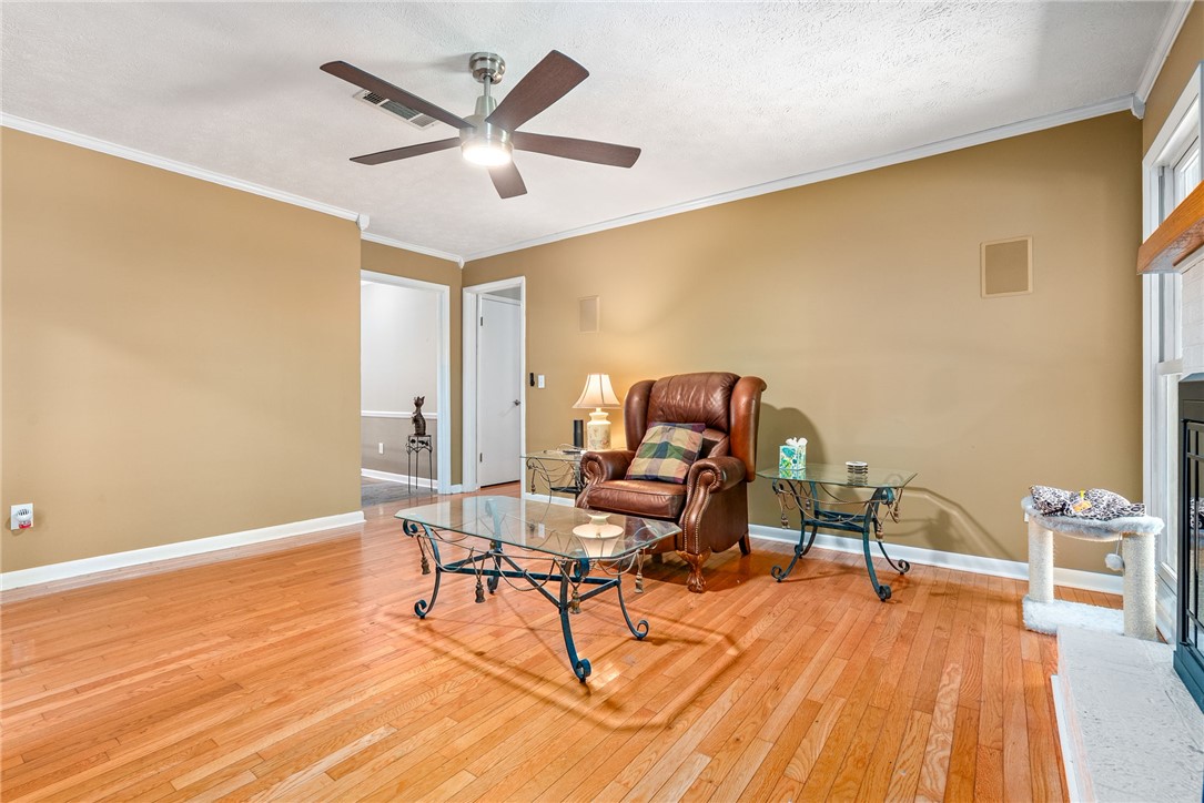 1344 PEACHTREE Circle