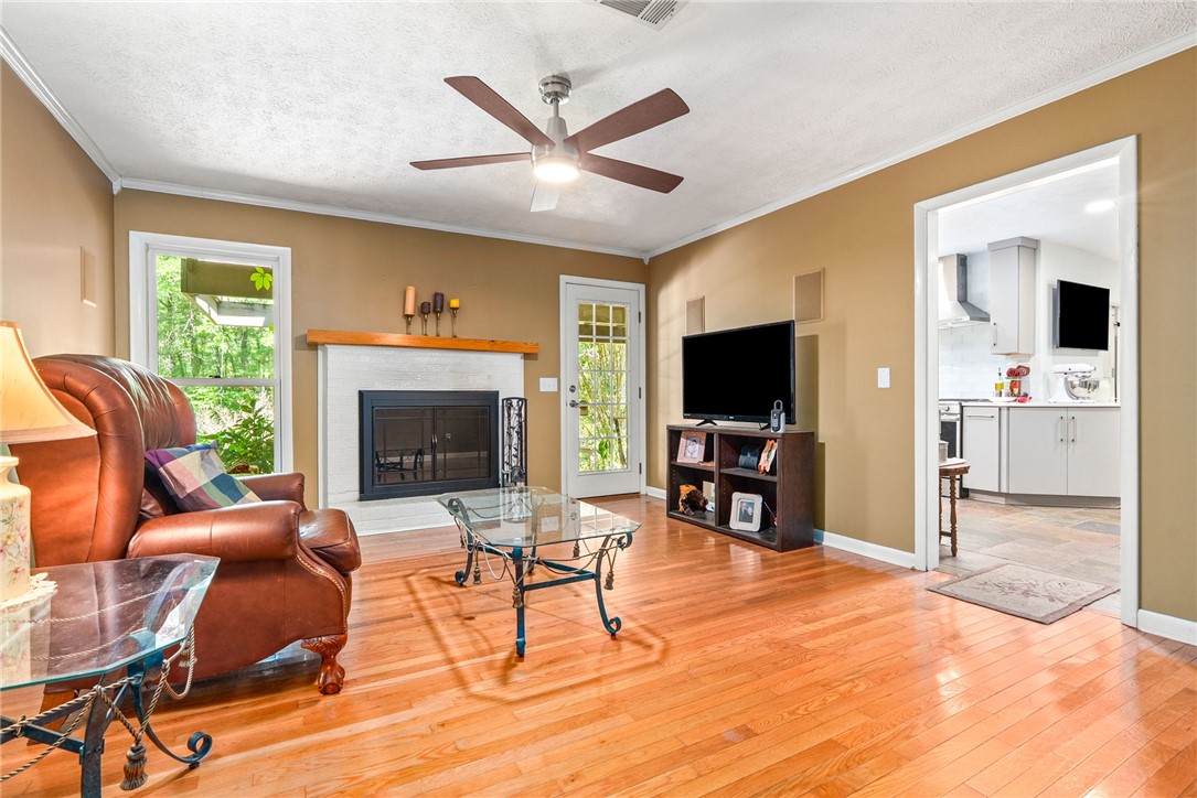 1344 PEACHTREE Circle