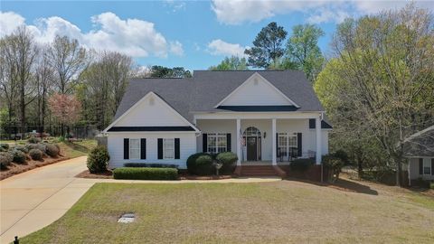 Photo of 2200 CALCUTTA Drive, Opelika, AL 36801 (MLS # 179212)