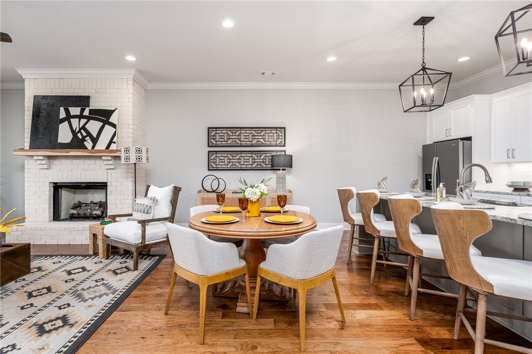 3095 LAKEWOOD Lane