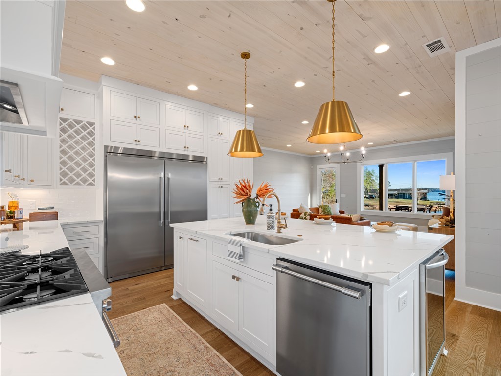 Dadeville, Alabama 36853, United States, 5 Bedrooms Bedrooms, ,5 BathroomsBathrooms,Residential,Active,7292