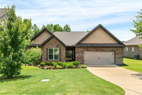 1107 HAMPSTEAD Lane Opelika AL 36801