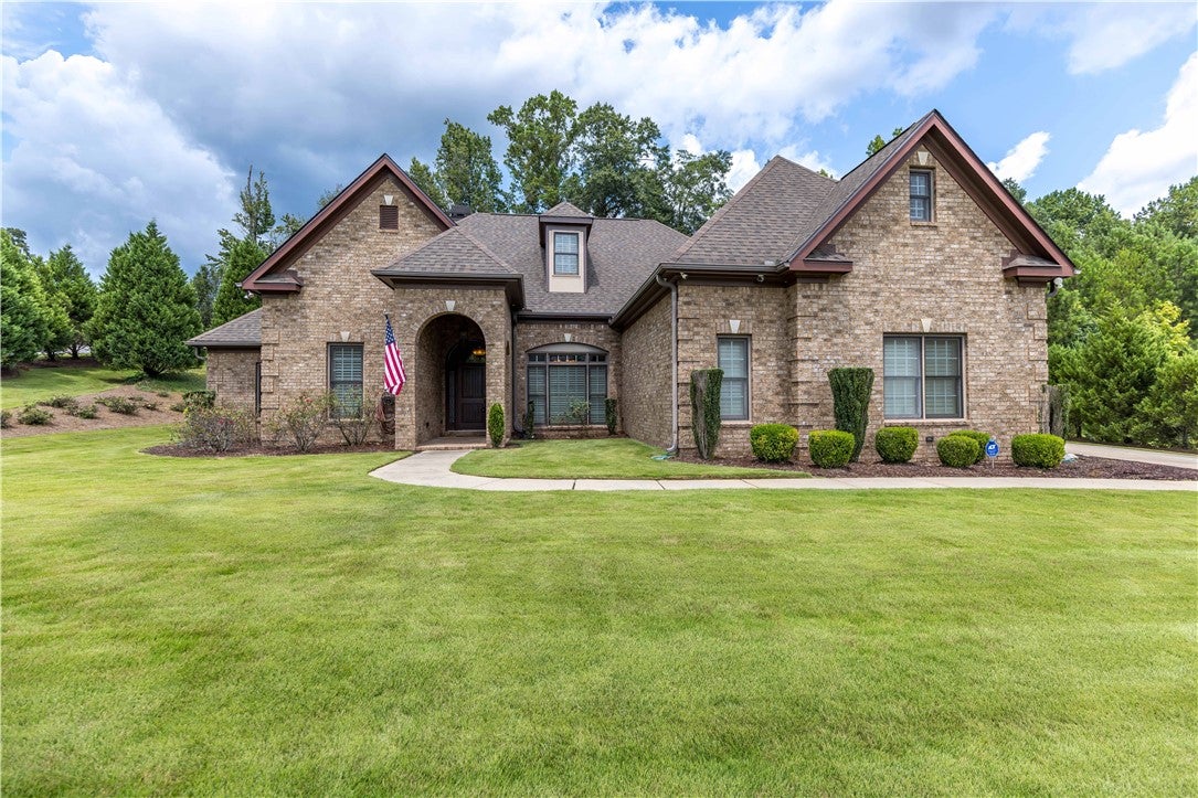 1602 MASON Court