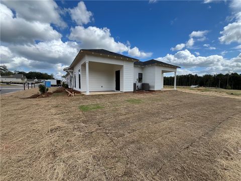 Photo of 1066 HUNTERS Way, Opelika, AL 36801 (MLS # 177307) Photo of 1066 HUNTERS Way, Opelika, AL 36801 (MLS # 177307)