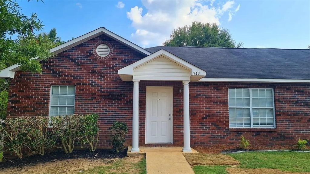 Photo of 719 ETHAN Lane, Auburn, AL 36832 (MLS # 177455)