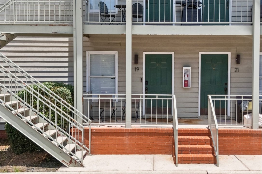 528 GENELDA Avenue 19