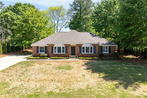 Photo of 115 N CEDARBROOK Drive, Auburn, AL 36830 (MLS # 179991)