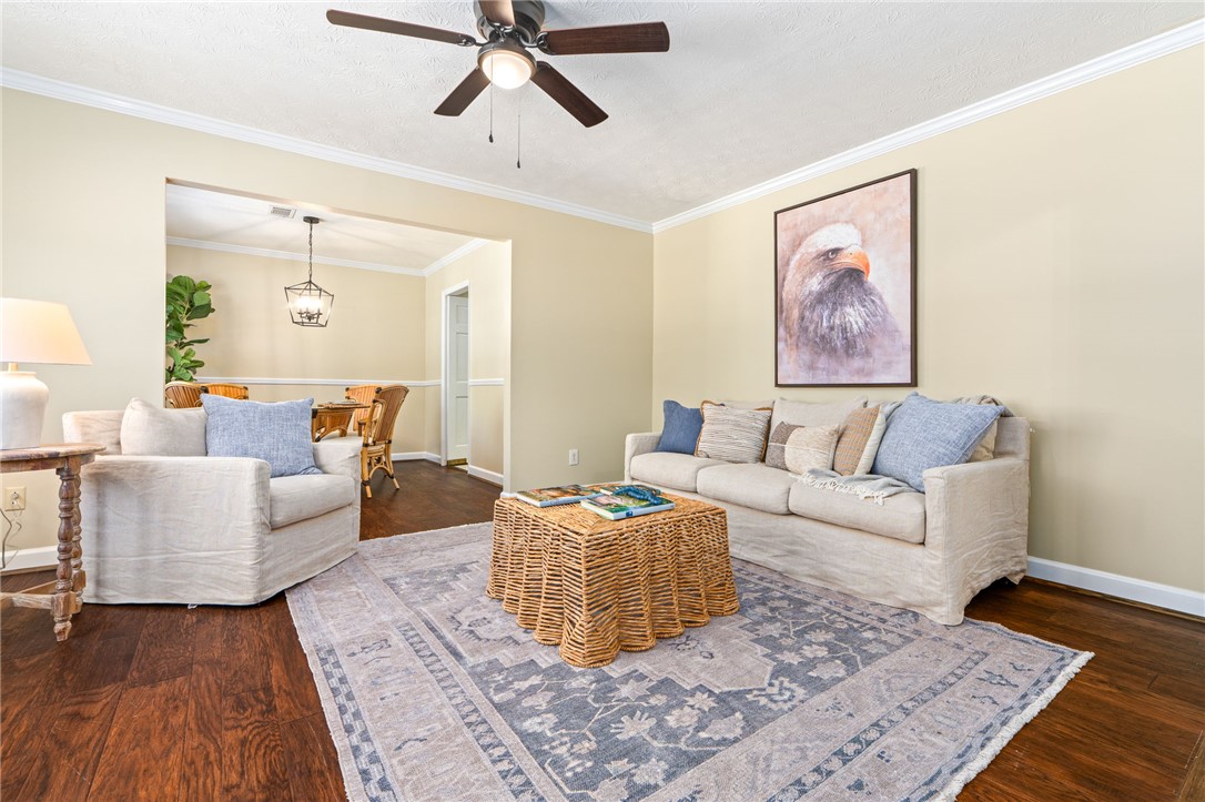 115 N CEDARBROOK Drive