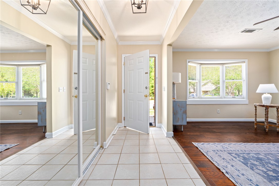 115 N CEDARBROOK Drive