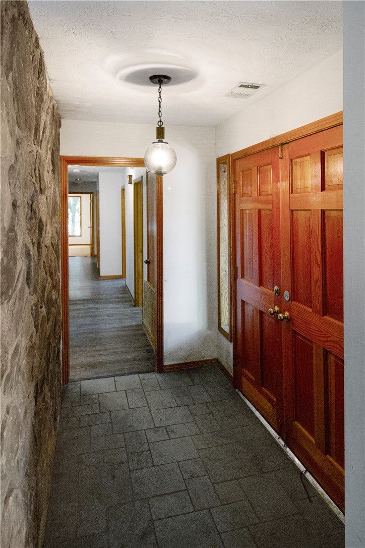 Photo of 1035 E SAMFORD Avenue, Auburn, AL 36830 (MLS # 182478)