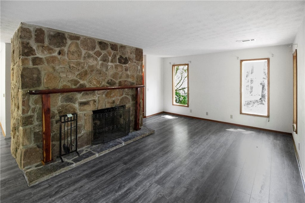 Photo of 1035 E SAMFORD Avenue, Auburn, AL 36830 (MLS # 182478)